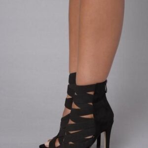 Alternative view of Modelo de Heels – BARBARA