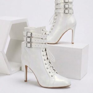 Alternative view of Modelo de Heels - MARTIN